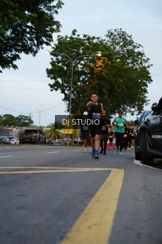 Runner Photo 4196199