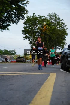 Runner Photo 4196207