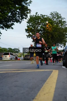 Runner Photo 4196211