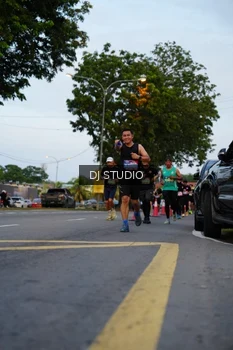 Runner Photo 4196213