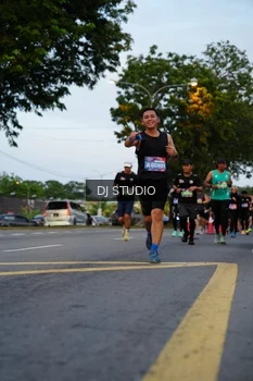 Runner Photo 4196214