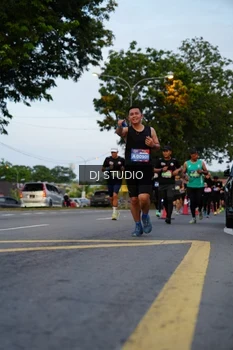 Runner Photo 4196216