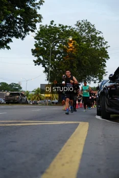 Runner Photo 4196219
