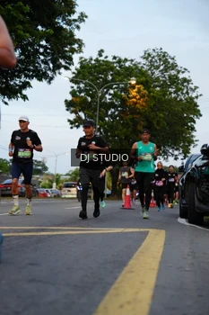 Runner Photo 4196228