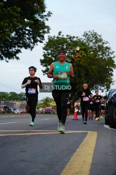 Runner Photo 4196249