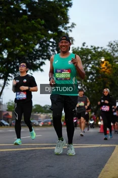 Runner Photo 4196255