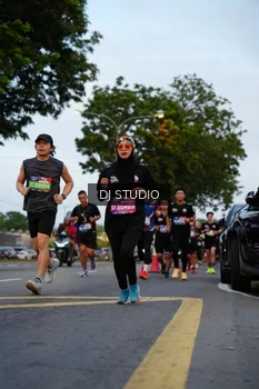Runner Photo 4196261