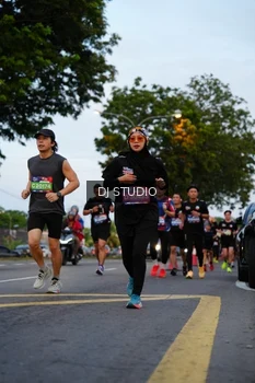 Runner Photo 4196268