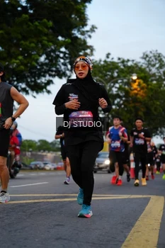Runner Photo 4196272