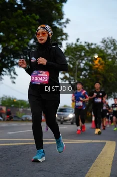 Runner Photo 4196274