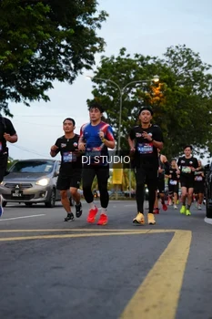 Runner Photo 4196279