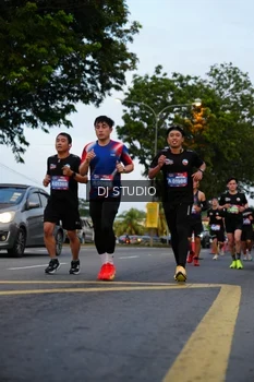 Runner Photo 4196282