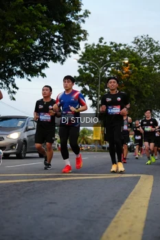 Runner Photo 4196283