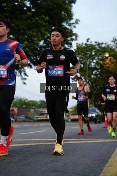 Runner Photo 4196290