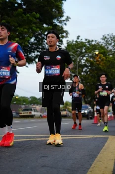 Runner Photo 4196295