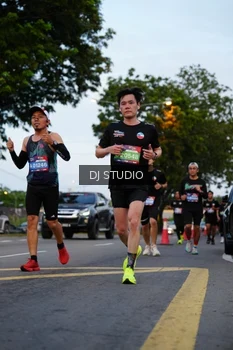 Runner Photo 4196300