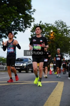 Runner Photo 4196301