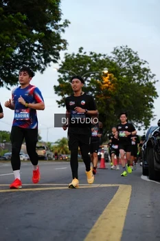 Runner Photo 4196316