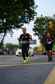 Runner Photo 4196328