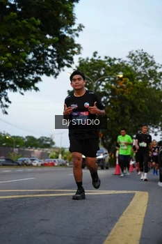 Runner Photo 4196337