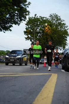 Runner Photo 4196350