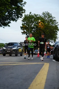Runner Photo 4196352