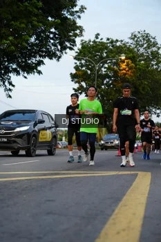 Runner Photo 4196356