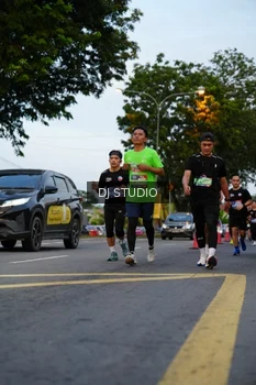 Runner Photo 4196357