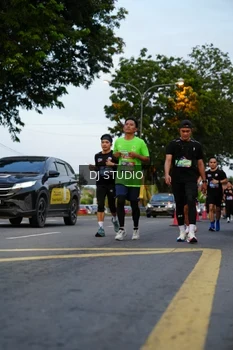 Runner Photo 4196358