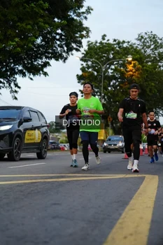 Runner Photo 4196361