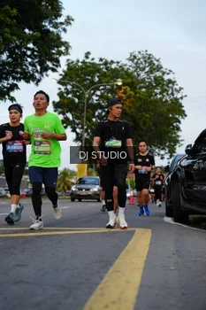 Runner Photo 4196363