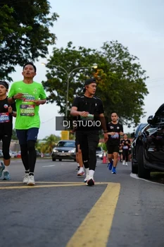 Runner Photo 4196366