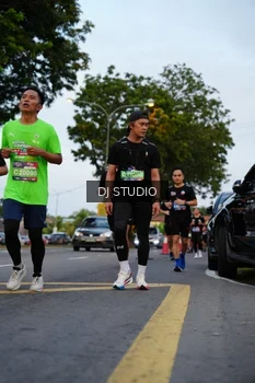 Runner Photo 4196368