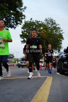 Runner Photo 4196374
