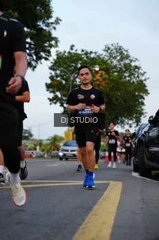 Runner Photo 4196381