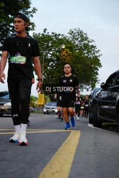 Runner Photo 4196385