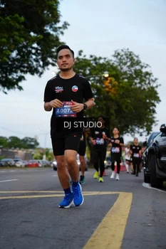 Runner Photo 4196389
