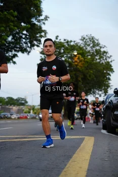 Runner Photo 4196391