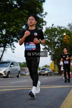 Runner Photo 4196408