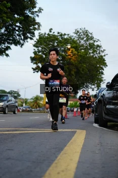 Runner Photo 4196416