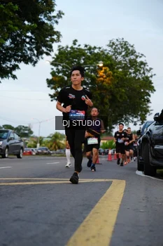 Runner Photo 4196417