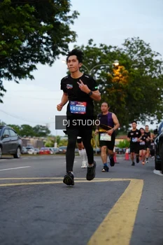 Runner Photo 4196419
