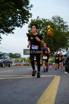 Runner Photo 4196422