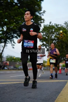 Runner Photo 4196426