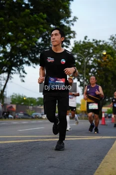 Runner Photo 4196427