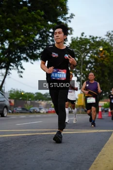 Runner Photo 4196428