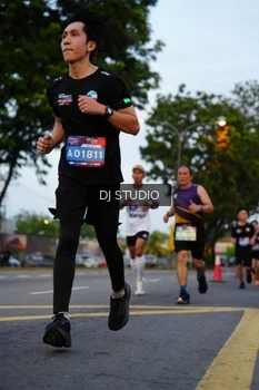 Runner Photo 4196429