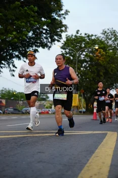 Runner Photo 4196431