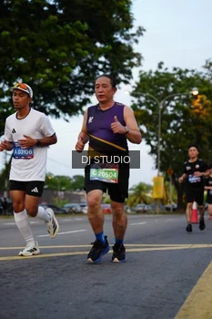 Runner Photo 4196434