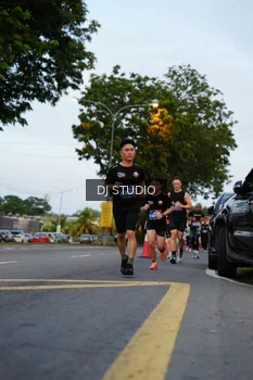 Runner Photo 4196446